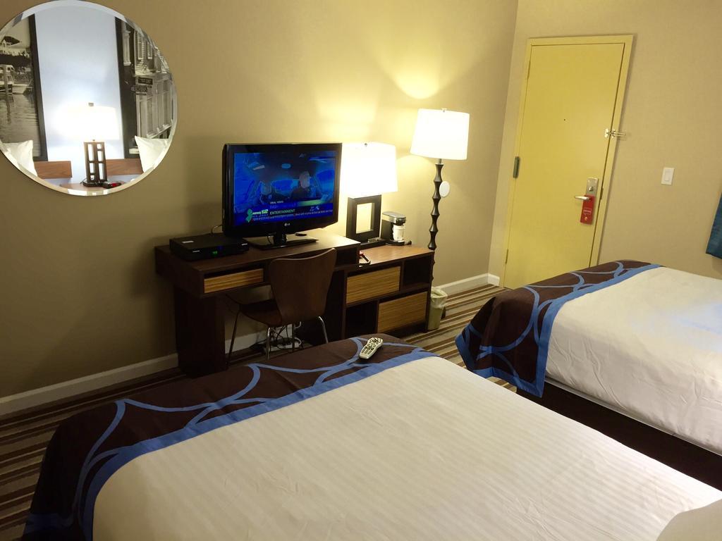 Super 8 By Wyndham Asbury Park Hotel Room photo